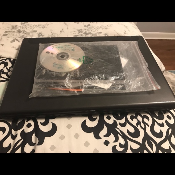 Gateway laptop FOR PARTS - Picture 3 of 3